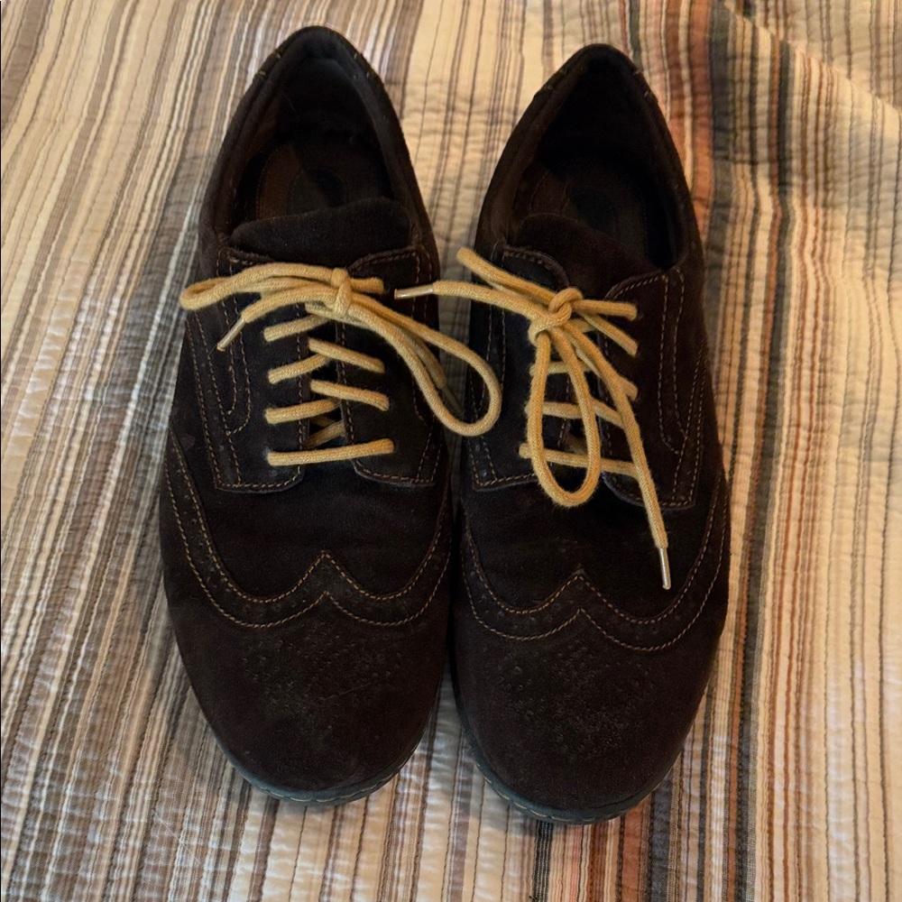 Born Men's Dark Brown Suede Wingtip Oxfords with Tan Laces
